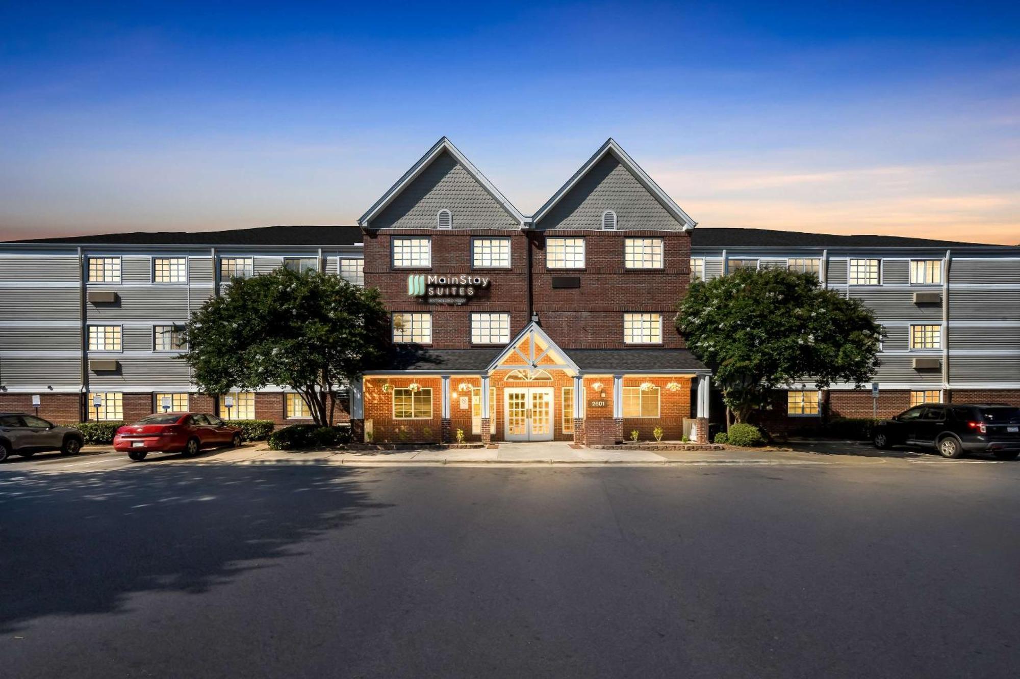 Mainstay Suites Raleigh North Exterior photo