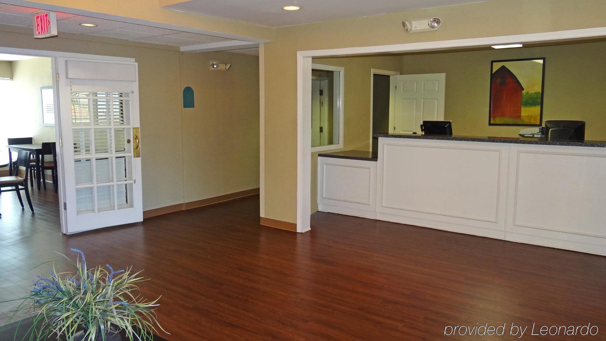 Mainstay Suites Raleigh North Exterior photo